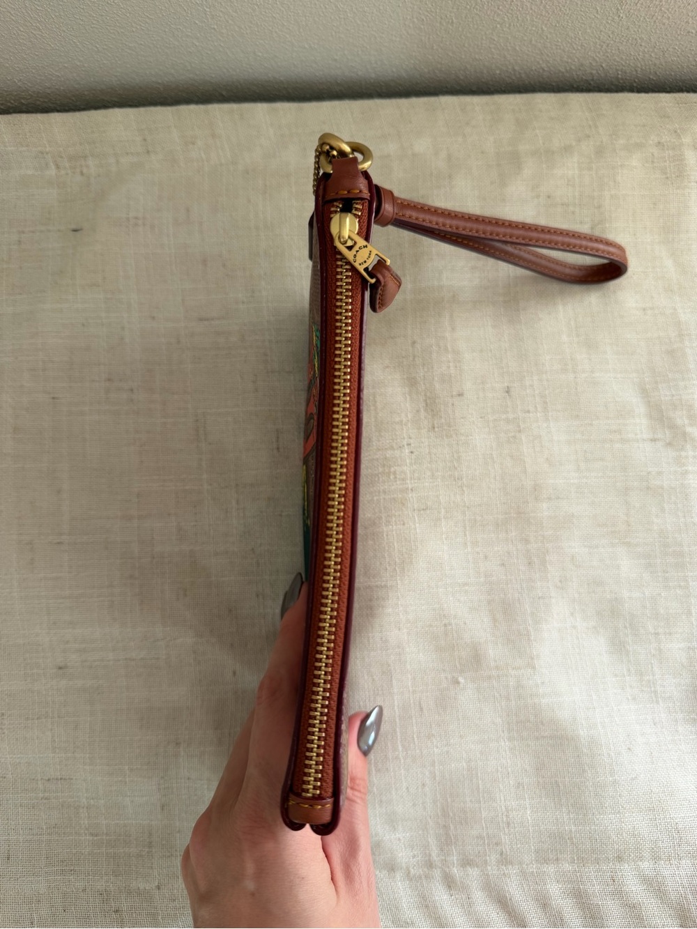 Coach Brooklyn Bridge Holiday Brown Wristlet - Picture 7 of 8